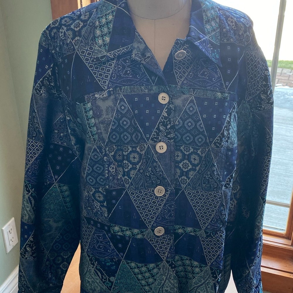 Ladie’s XL Cold Water Creek Blue Print  Jacket. Pair with a dress or jeans!
